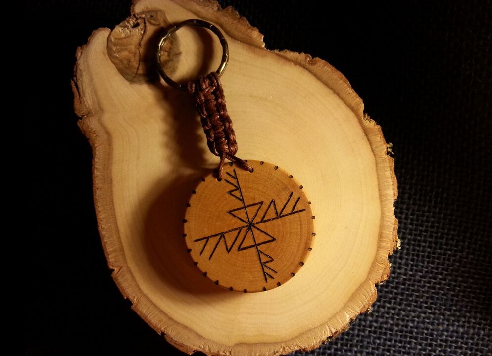 Ang rune amulet nga Mill makadani sa bahandi sa tag-iya